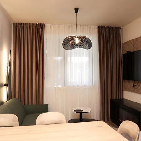 Διαμέρισμα Skyhill 2 29 *